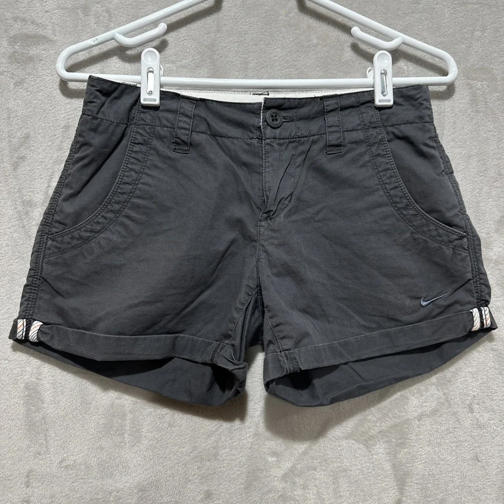 Nike The Athletic Dept.‎ Shorts Women's 2 Gray Cuffed Active Pockets Logo Hiking